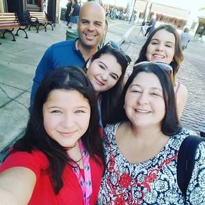 Meet your Posher, Lisa